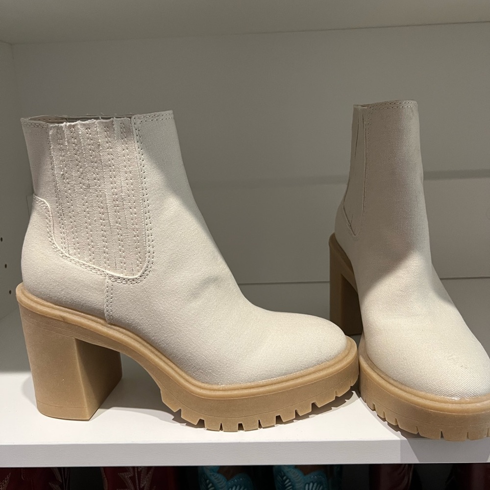 DOLCE VITA Caster H2O Sandstone Canvas Booties Size 7